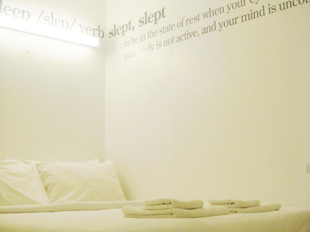 Baan Saladaeng Boutique Guesthouse Бангкок Номер фото
