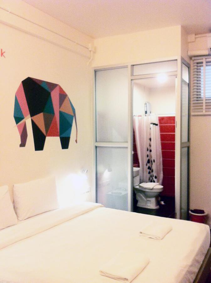 Baan Saladaeng Boutique Guesthouse Бангкок Екстер'єр фото